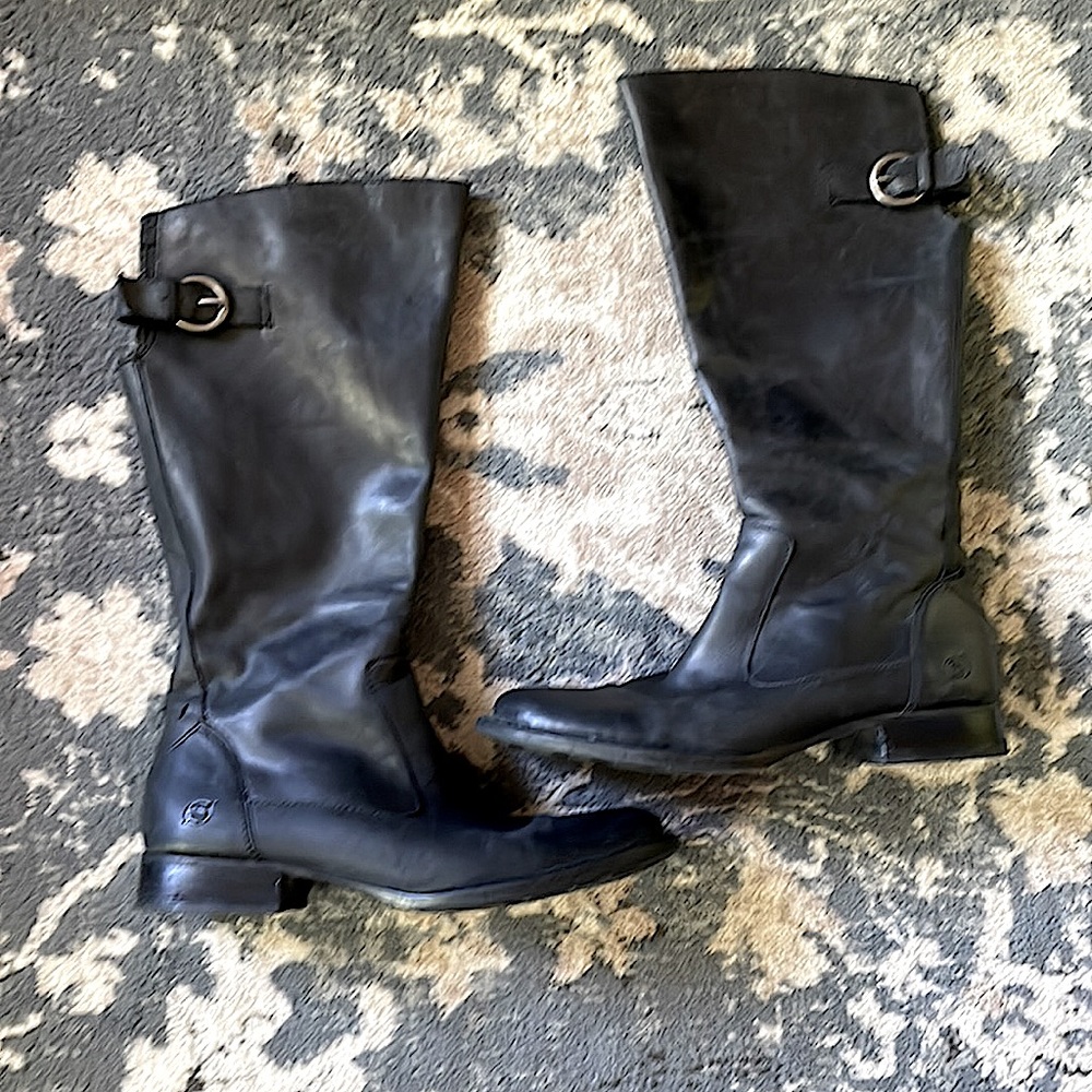 Born leather boots. Size 10.